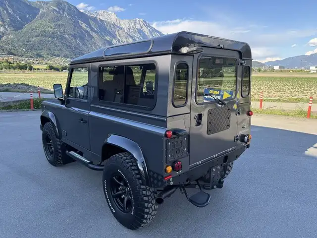 Land Rover Defender 90'' Station Wagon SE 2,2 Ansicht 30