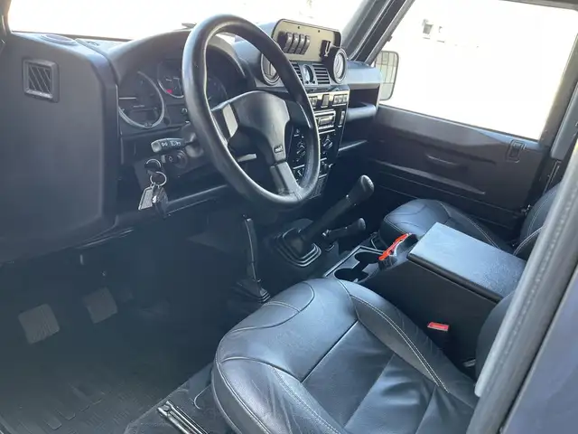 Land Rover Defender 90'' Station Wagon SE 2,2 Ansicht 19