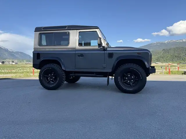 Land Rover Defender 90'' Station Wagon SE 2,2 Ansicht 9