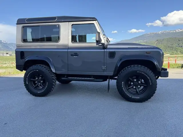 Land Rover Defender 90'' Station Wagon SE 2,2 Ansicht 8