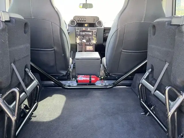 Land Rover Defender 90'' Station Wagon SE 2,2 Ansicht 26