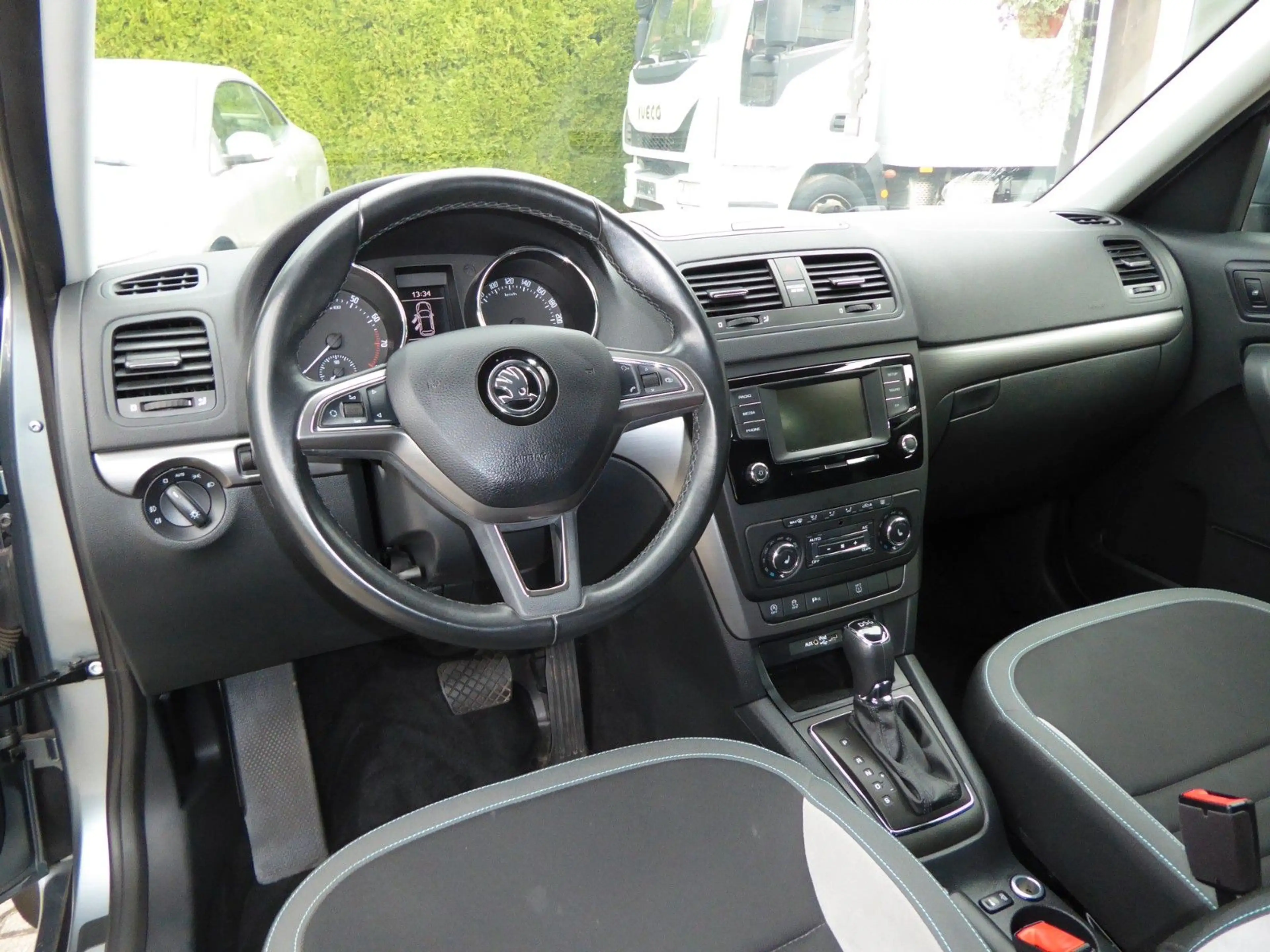 Skoda Yeti Joy Automatik/Alu 17"/Alcantara/Xenon/1Hand — photo 14