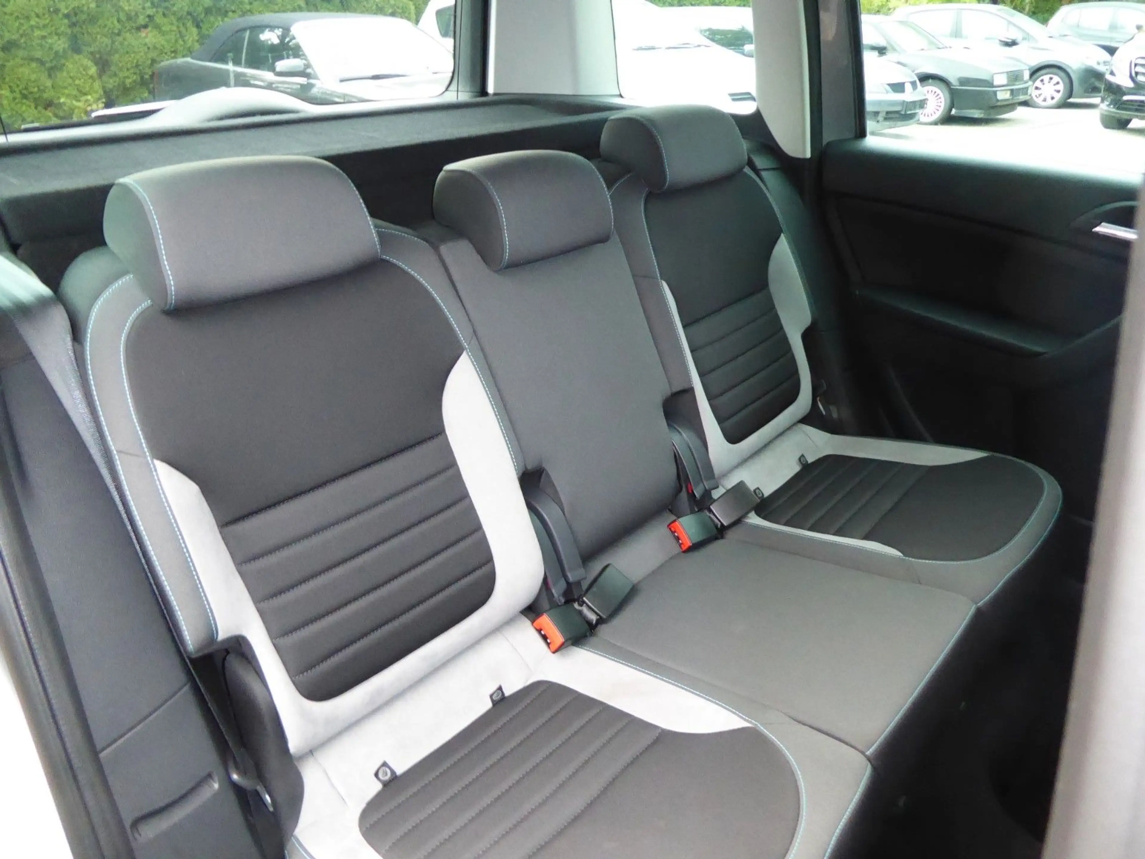 Skoda Yeti Joy Automatik/Alu 17"/Alcantara/Xenon/1Hand — photo 22