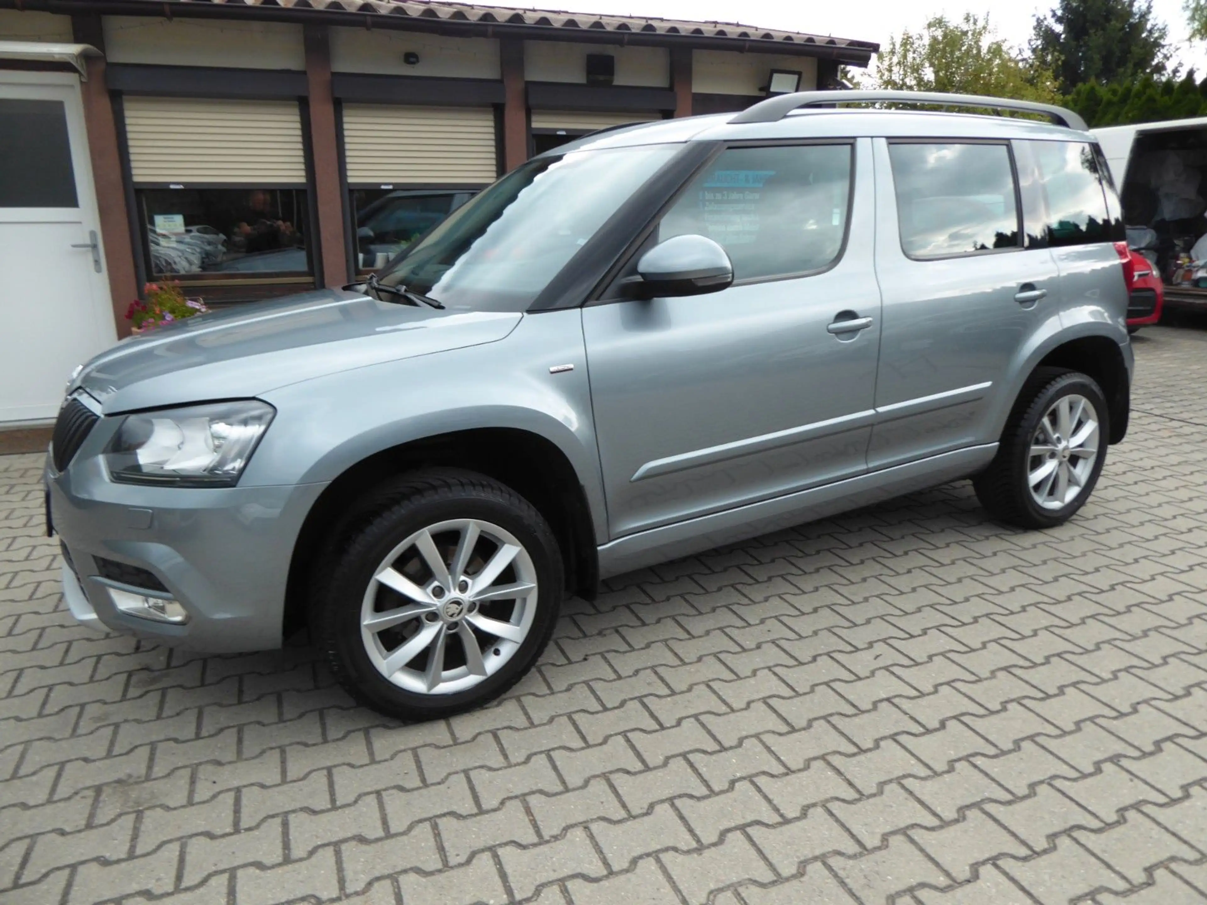 Skoda Yeti Joy Automatik/Alu 17"/Alcantara/Xenon/1Hand — photo 5