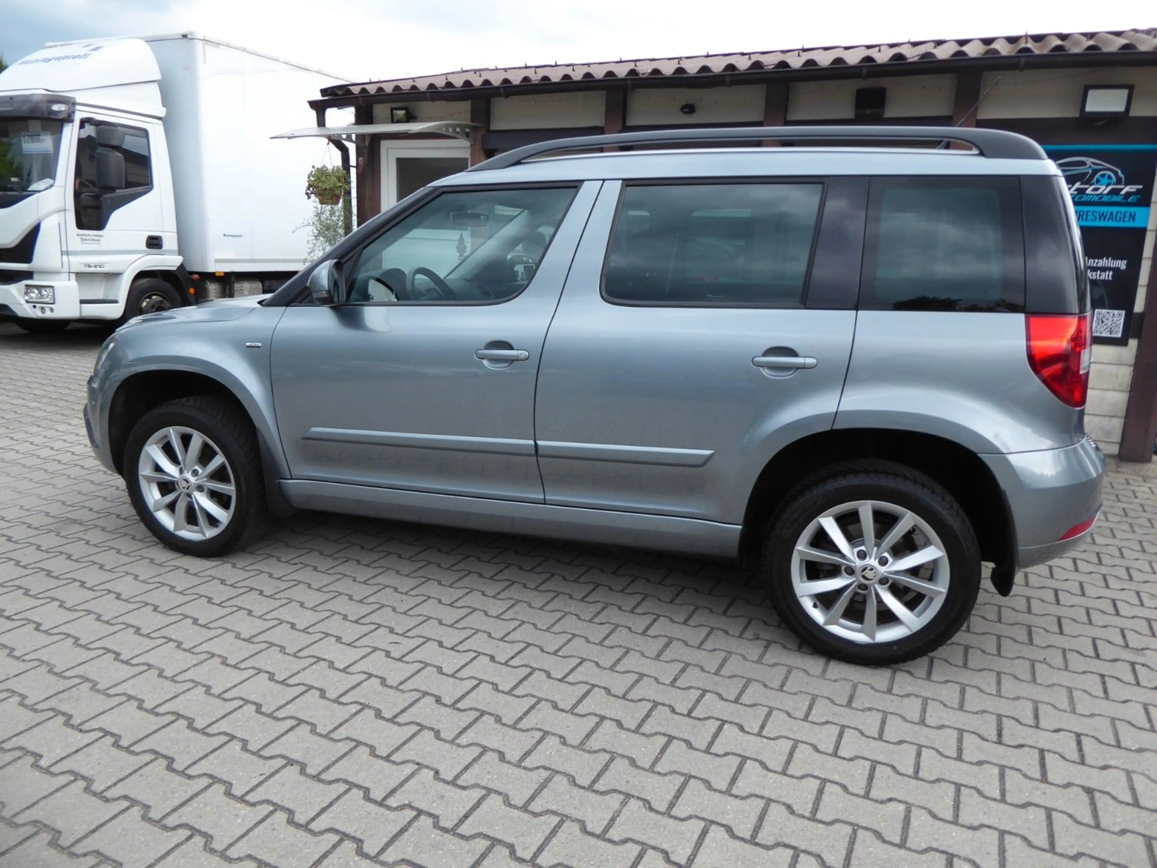 Skoda Yeti Joy Automatik/Alu 17"/Alcantara/Xenon/1Hand — photo 6