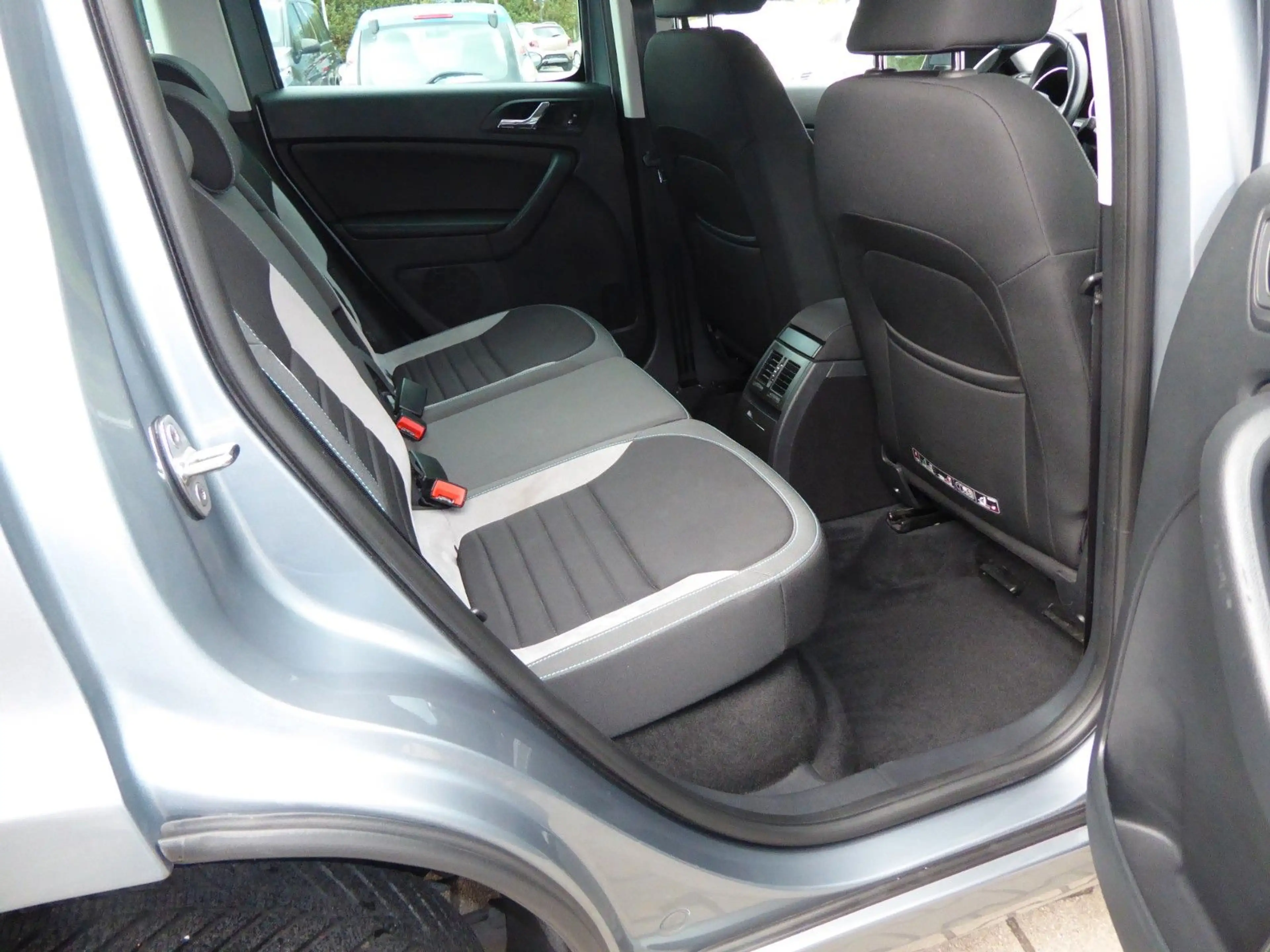 Skoda Yeti Joy Automatik/Alu 17"/Alcantara/Xenon/1Hand — photo 21