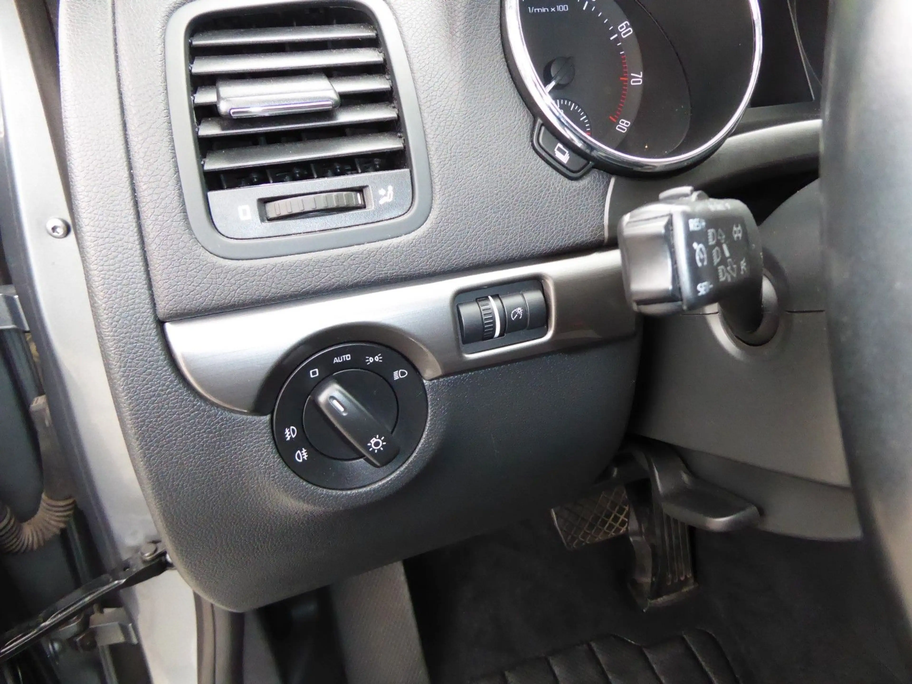 Skoda Yeti Joy Automatik/Alu 17"/Alcantara/Xenon/1Hand — photo 19