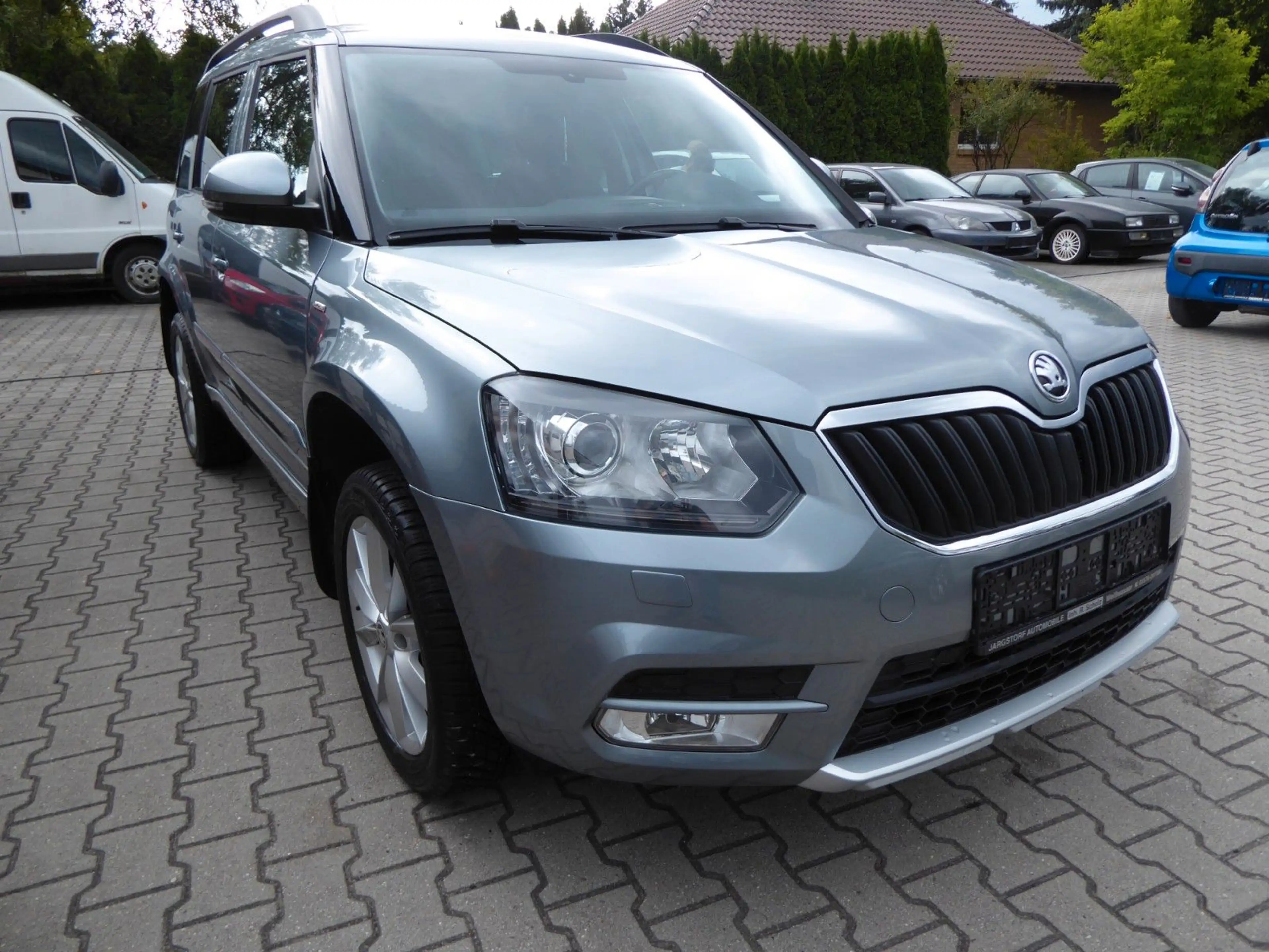 Skoda Yeti Joy Automatik/Alu 17"/Alcantara/Xenon/1Hand — photo 3