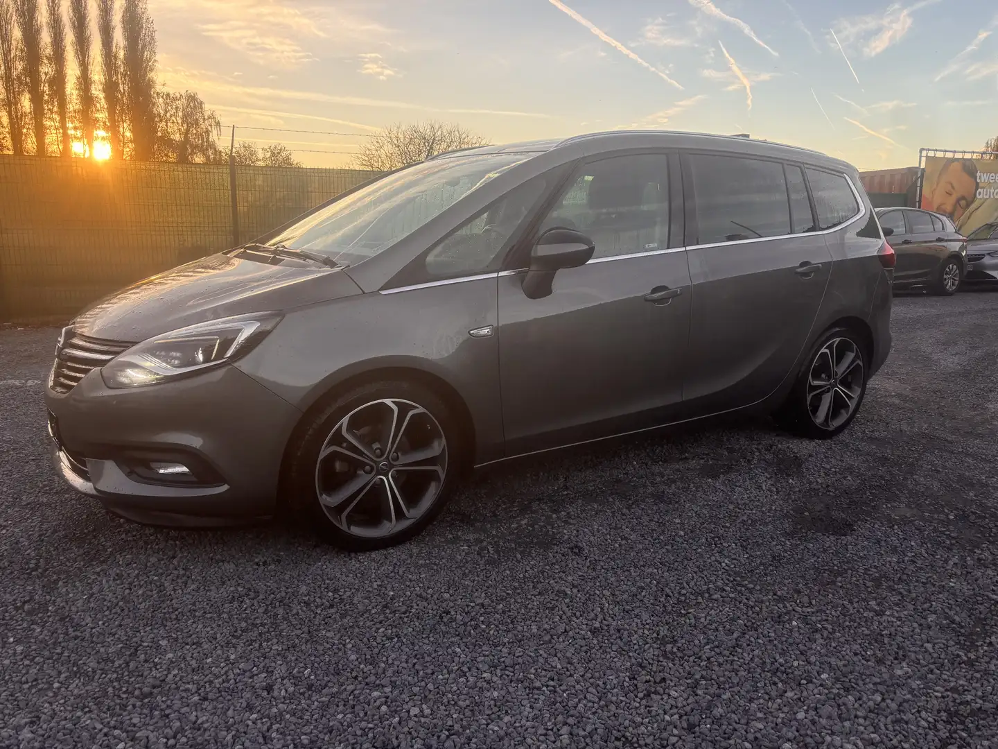 Opel Zafira Tourer 1.4 Turbo Automatik/euro5/met Keuring En Carpass Gris - 2