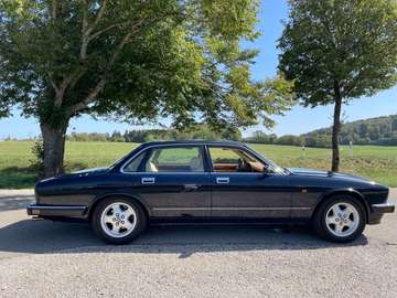 XJ 40 4.0S