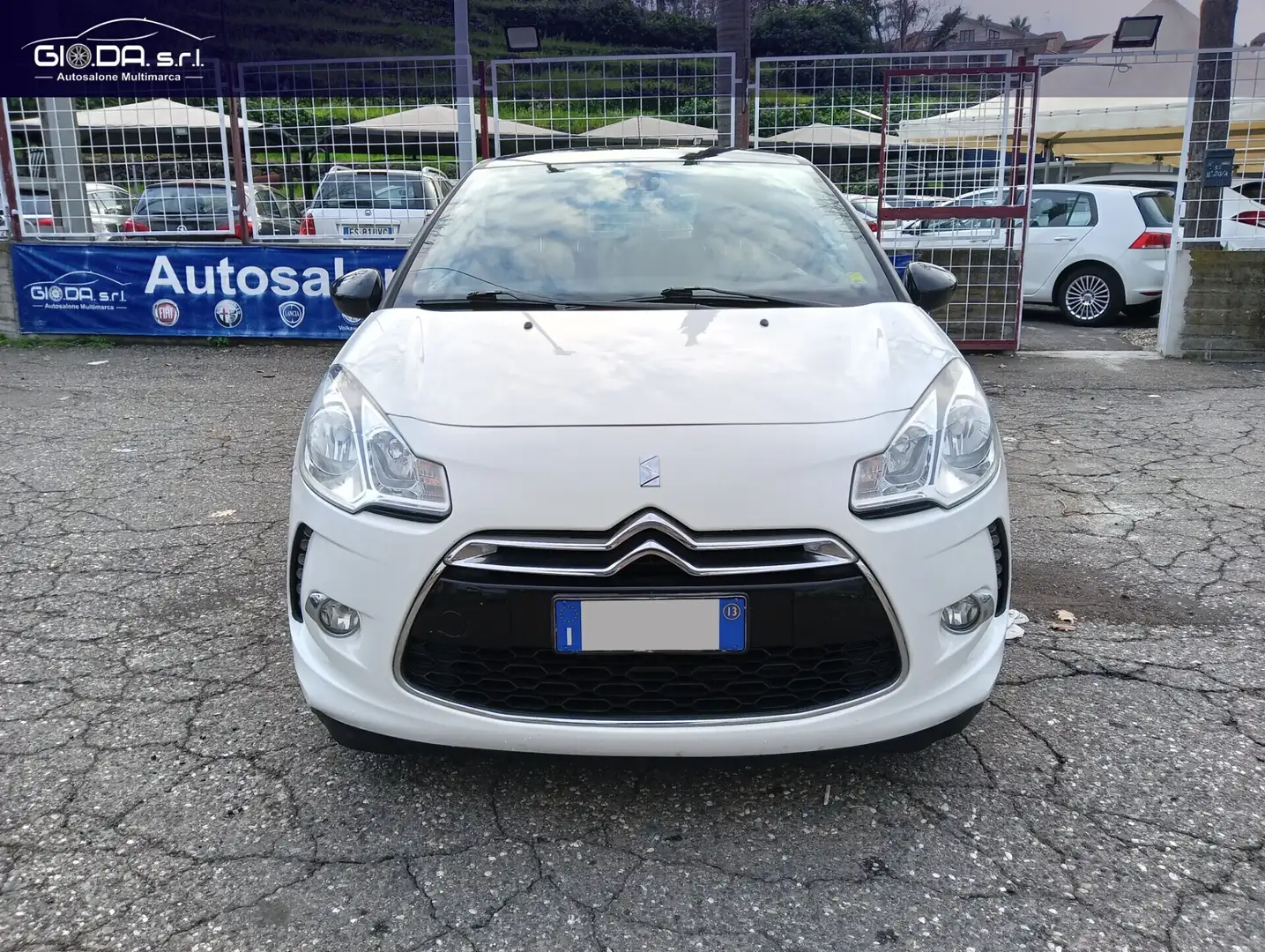 DS Automobiles DS 3 DS 3 1.4 VTi 95 GPL airdream Chic Bianco - 2