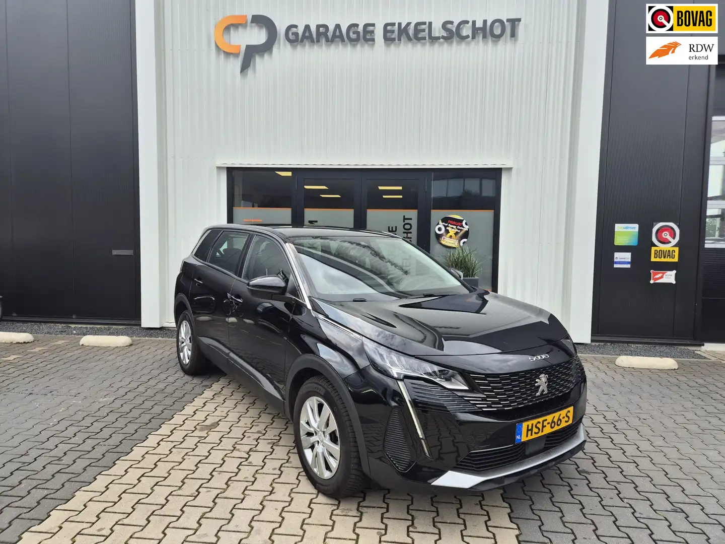 Peugeot 5008 1.2 PureTech 7persoon Automaat Zwart - 1