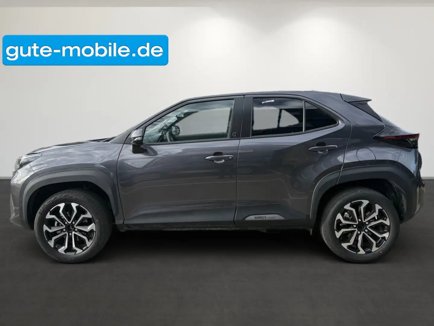 Toyota Yaris Cross 5-Türer Team Deutschland 1,5-l-VVT-iE Hybrid Syst Grau - 2