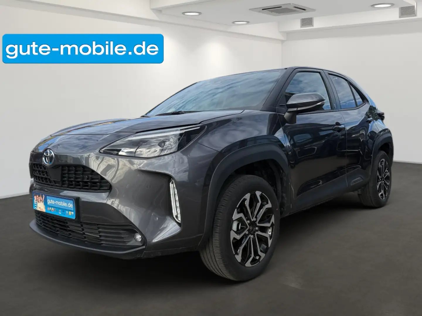 Toyota Yaris Cross 5-Türer Team Deutschland 1,5-l-VVT-iE Hybrid Syst Grau - 1