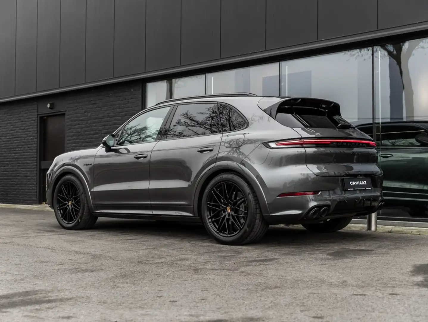 Porsche Cayenne E-HYB SPORTDES/MATR/PANO/SOFTCL/ACC/DISPL/18W/BOSE Gris - 2