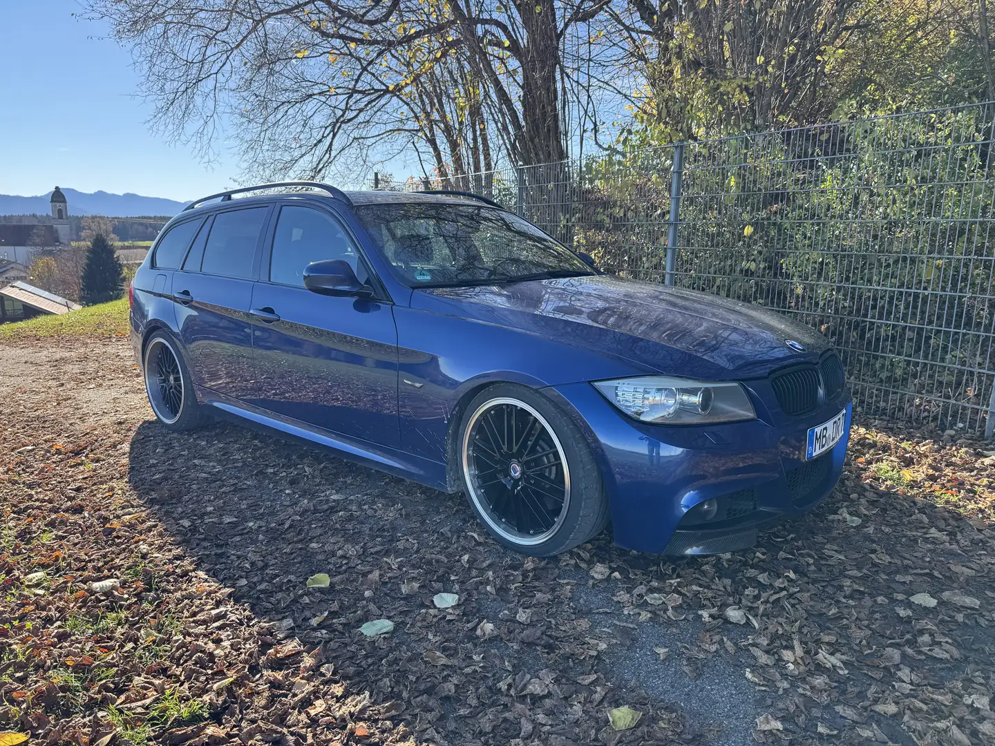 BMW 335 ix Touring LCI M-Paket Performnace - 1