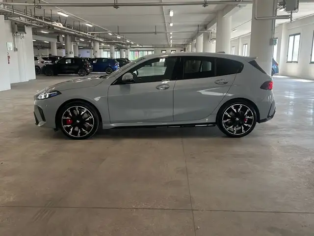 BMW 1 Series view 3