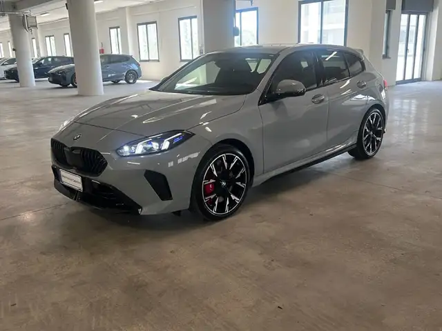 BMW 1 Series view 2