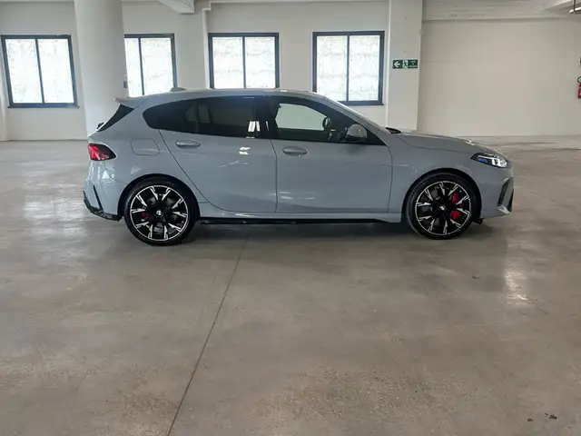 BMW 1 Series view 7