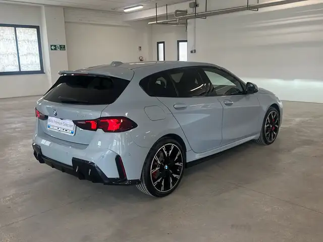BMW 1 Series view 6