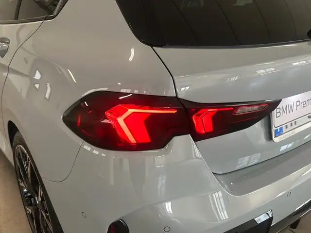 BMW 1 Series view 11