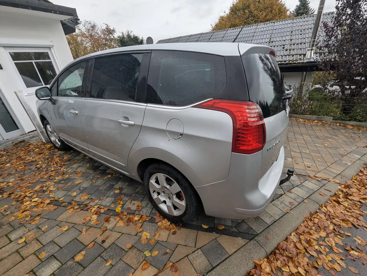 Peugeot 5008 5008 Diesel HDI FAP 150 Business-Line Stříbrná - 2