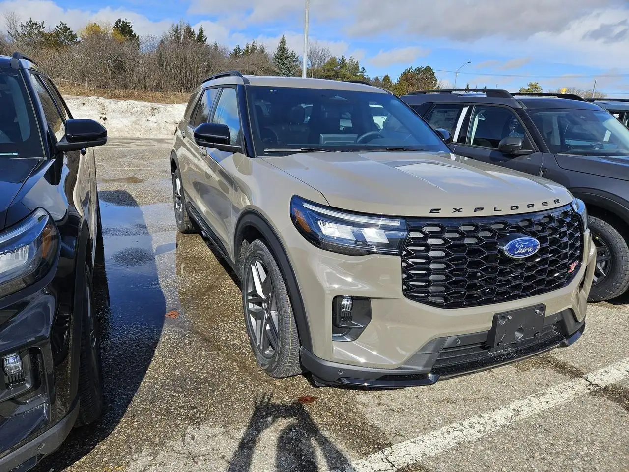 Ford Explorer снимка Ford Explorer