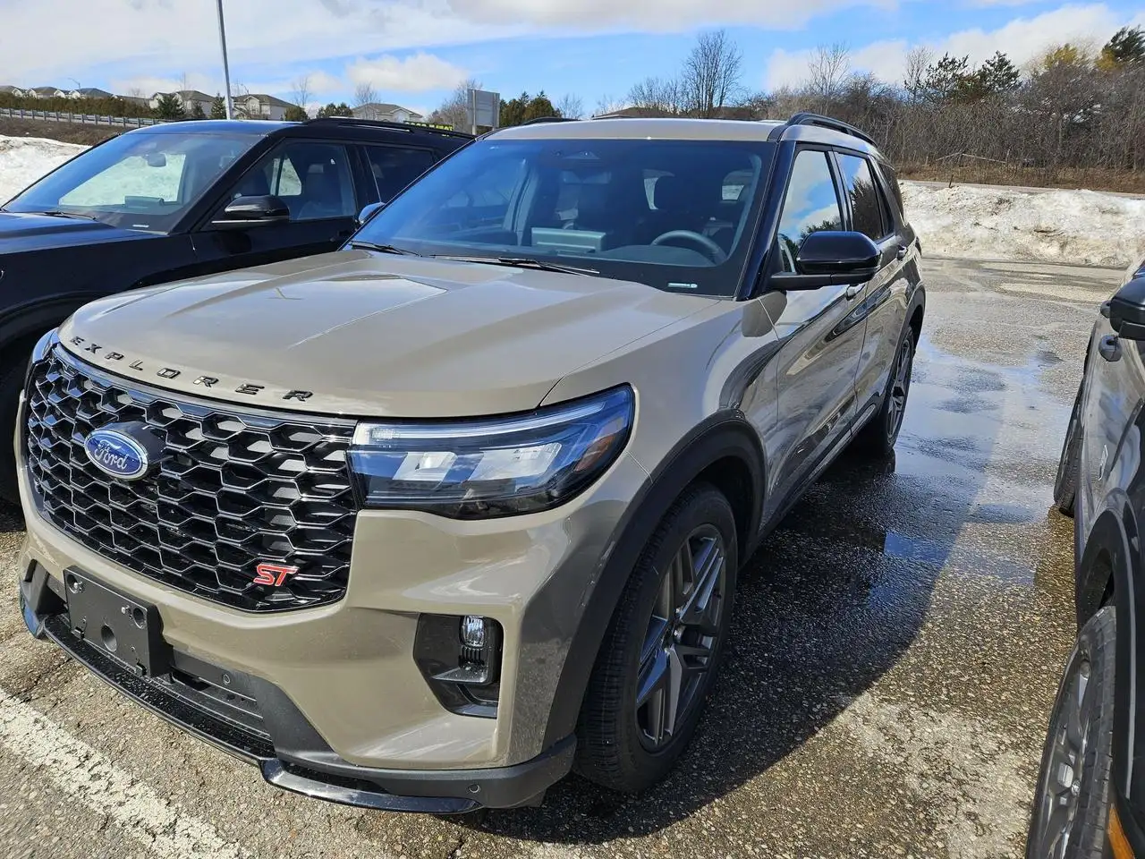Ford Explorer снимка Ford Explorer