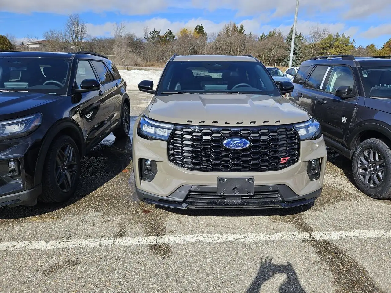 Ford Explorer снимка Ford Explorer