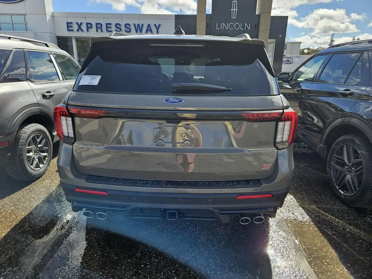 Ford Explorer снимка Ford Explorer