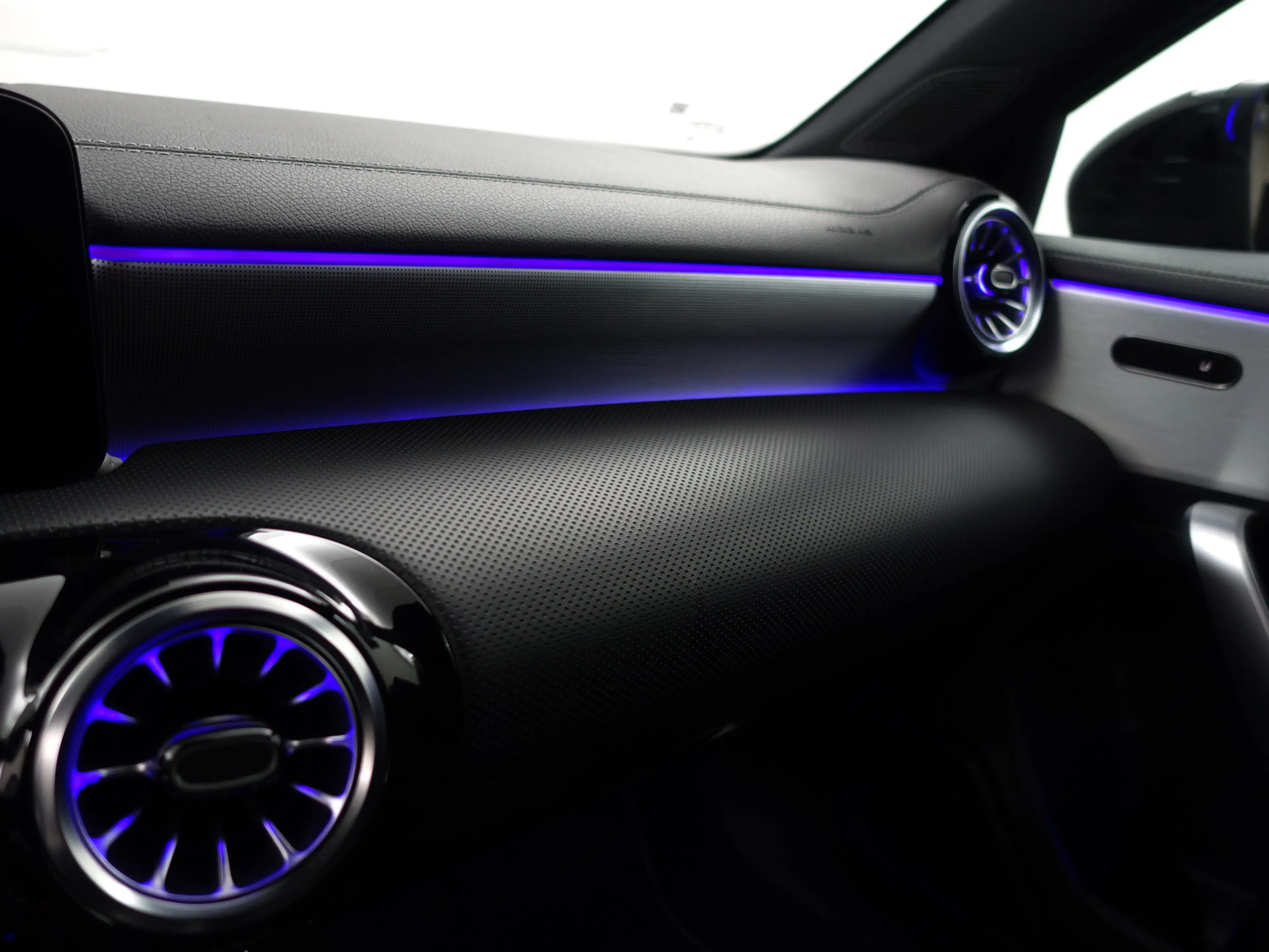 Mercedes-Benz A 250 e AMG Premium Plus Aut- Panoramadak, Sfeerverlicht — photo 10