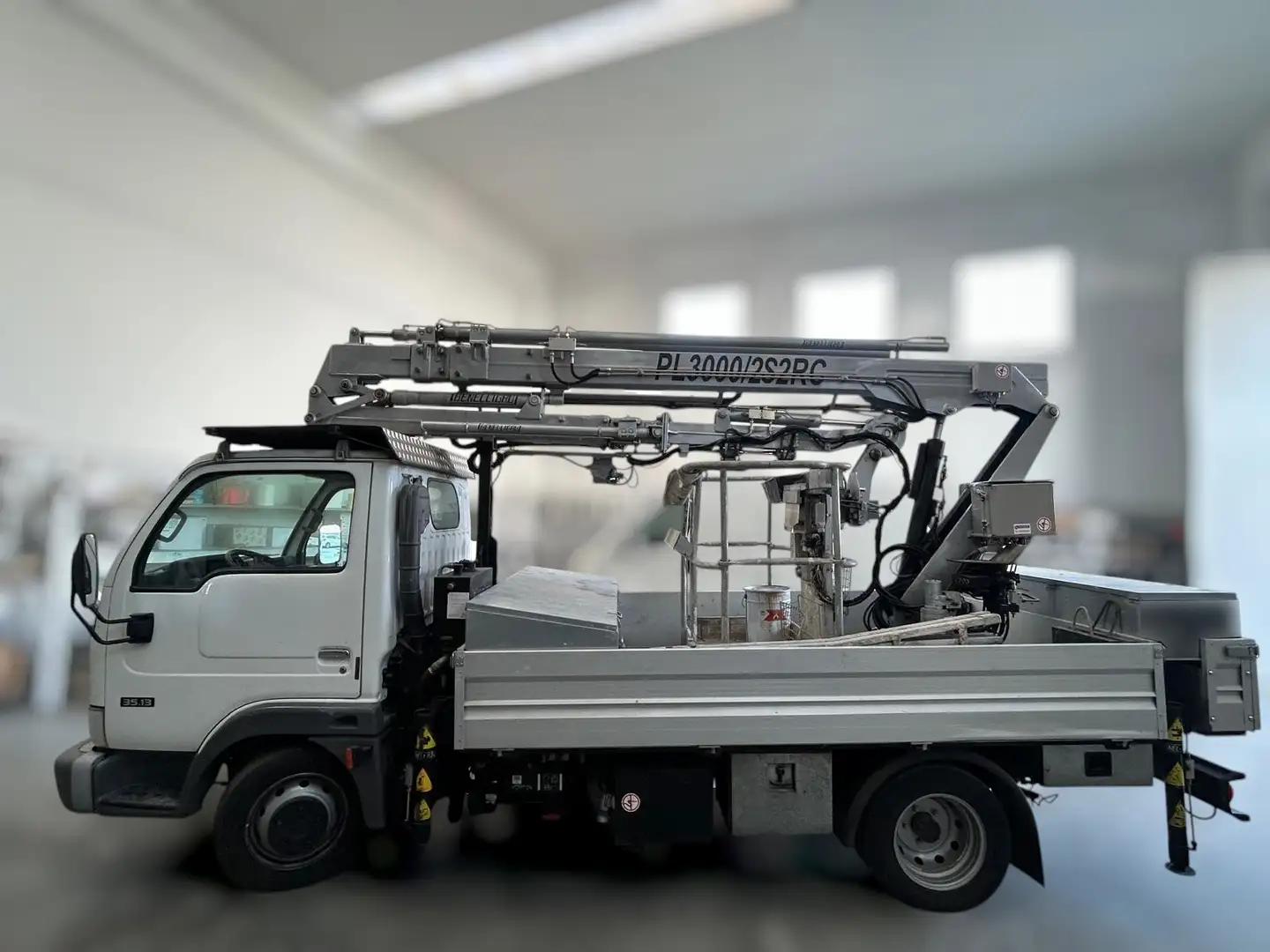 Nissan Cabstar 35.13 Weiß - 2