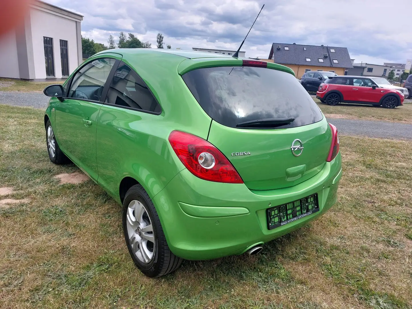 Opel Corsa Satellite/Automatic/PDC/1.HD/Alu/SHZ/wenig KM Verde - 2