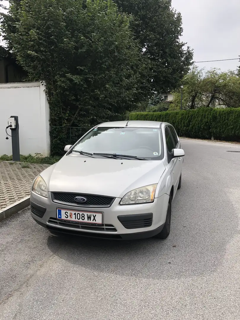 Ford Focus Focus Traveller Trend+ 1,6 TDCi Trend+ Silber - 1