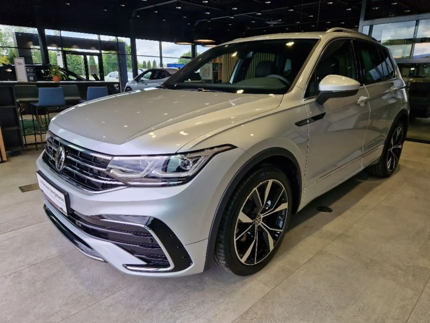 Volkswagen Tiguan 2.0 TDI 4X4 DSG R-Line*Navi*Standheiz*AHK Argent - 1