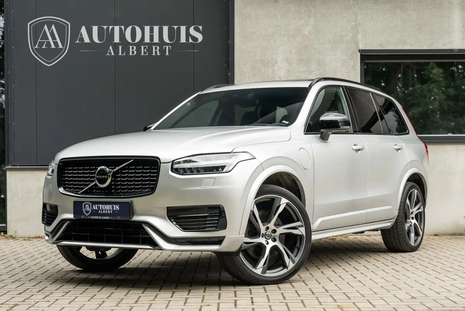 Volvo XC90 2.0 T8 Recharge R-Design H&K 455 PK Long Range Stříbrná - 1
