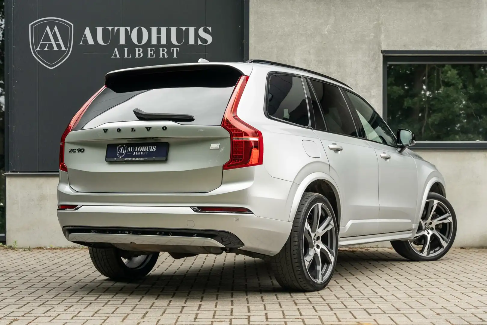 Volvo XC90 2.0 T8 Recharge R-Design H&K 455 PK Long Range Stříbrná - 2