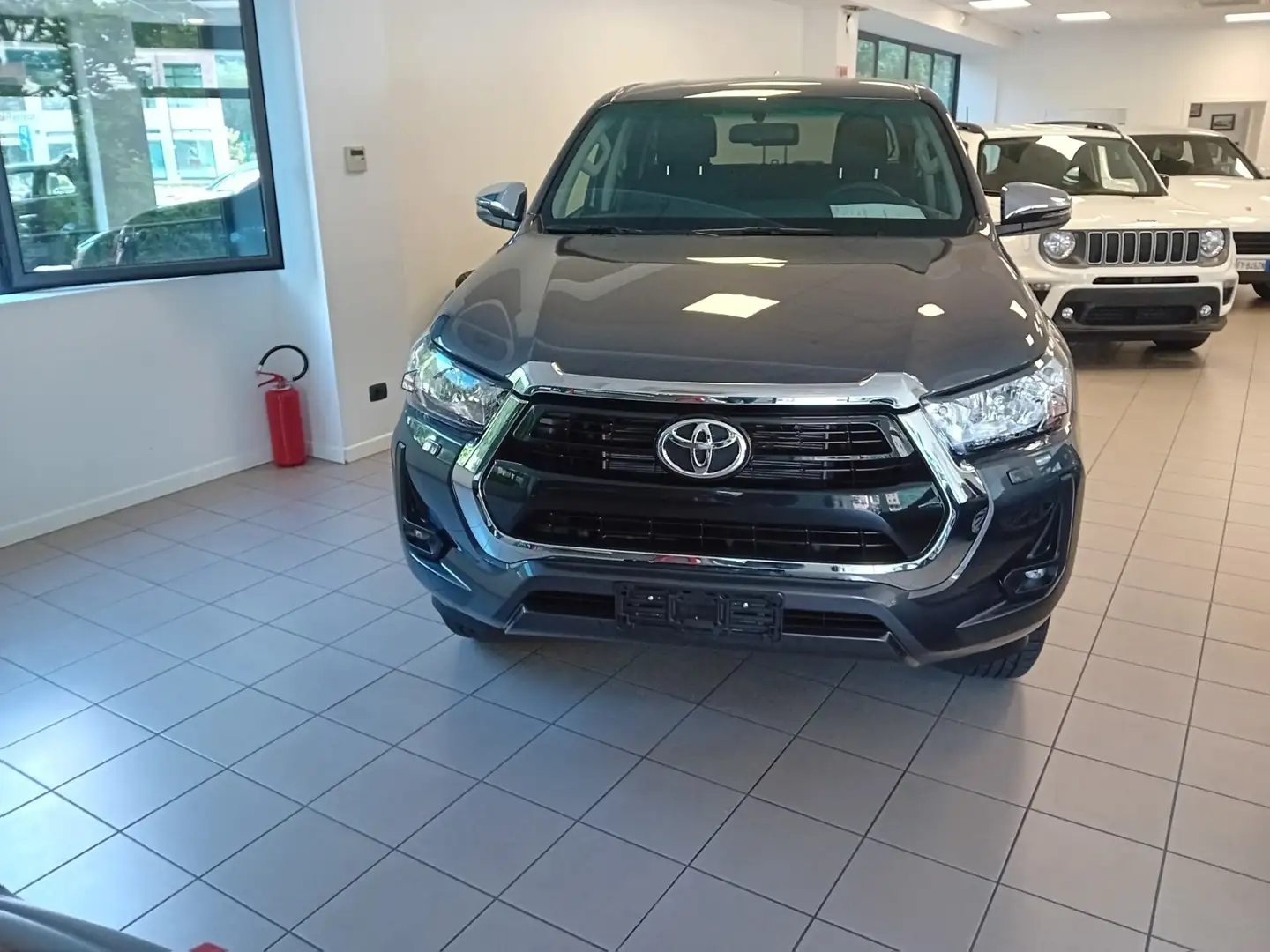 Toyota Hilux TOYOTA HLUX 2.4 A\T DC 4WD LONGE MY 24 Gri - 2