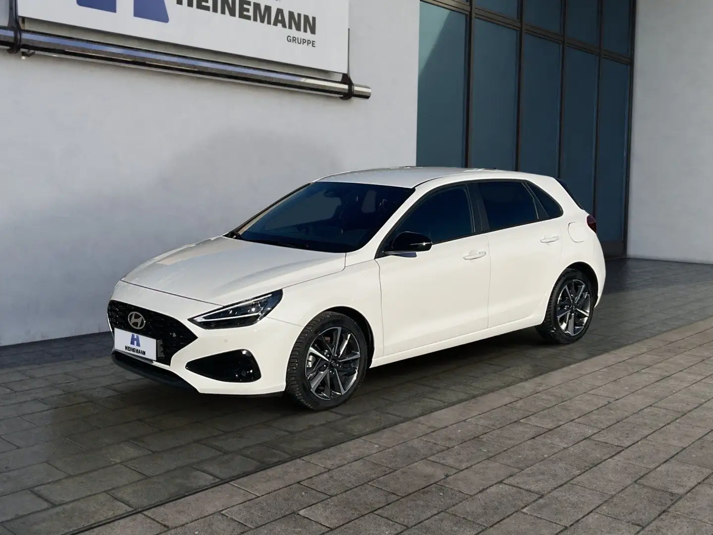 Hyundai i30 FL 5-Türer (MY25) 1.0 T-GDI (100 PS) 7-DCT 2WD Adv Weiß - 1