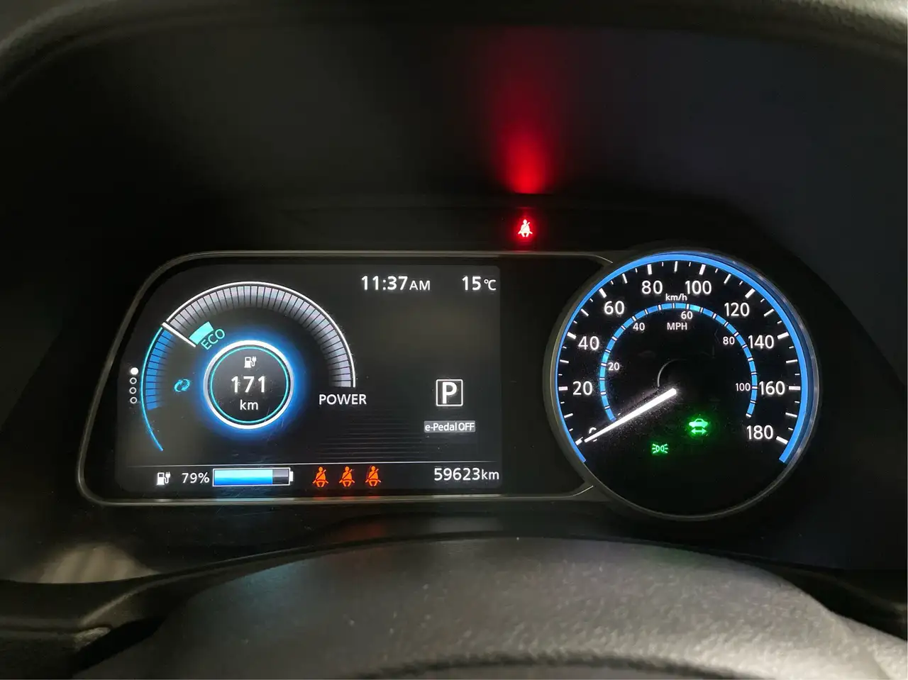 Nissan Leaf снимка Nissan Leaf