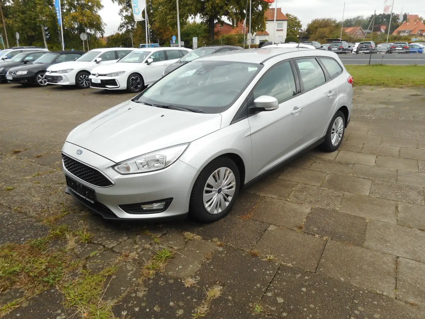 Ford Focus Turnier 1.5 TDCi DPF Start-Stopp-System Trend Silber - 2