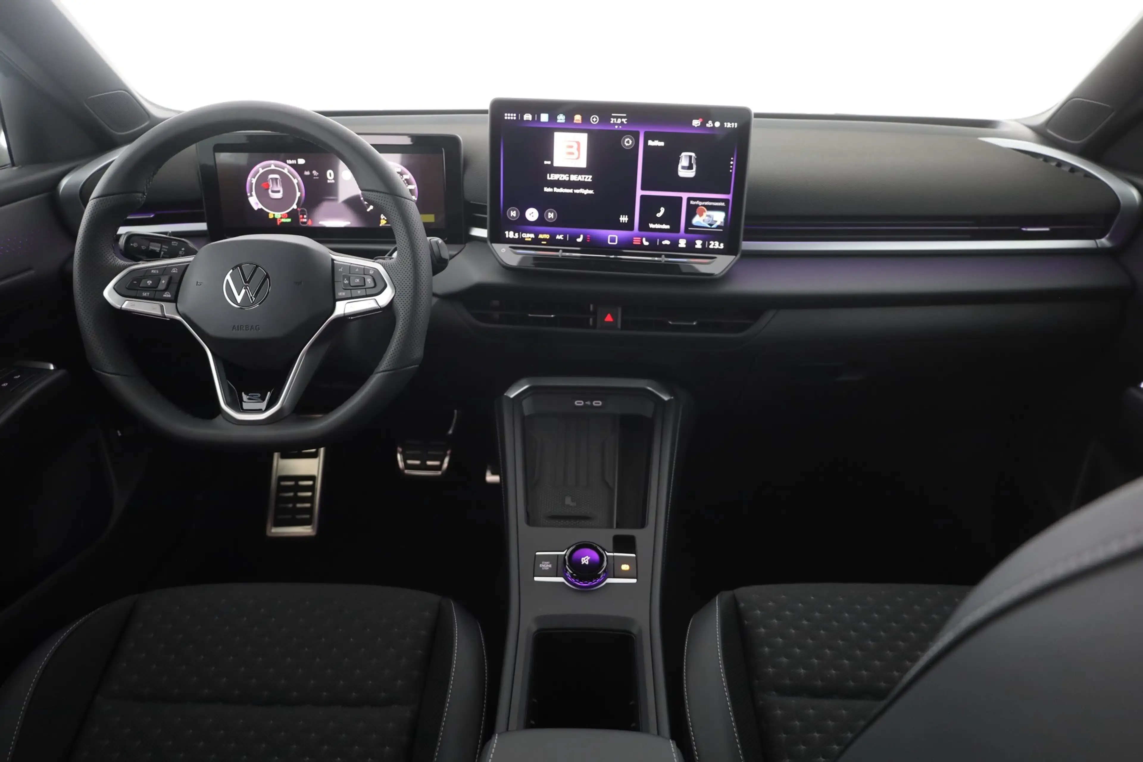 Volkswagen T-Roc R-Line 1.5 eTSI DSG n.Modell LED ACC AHK — photo 9