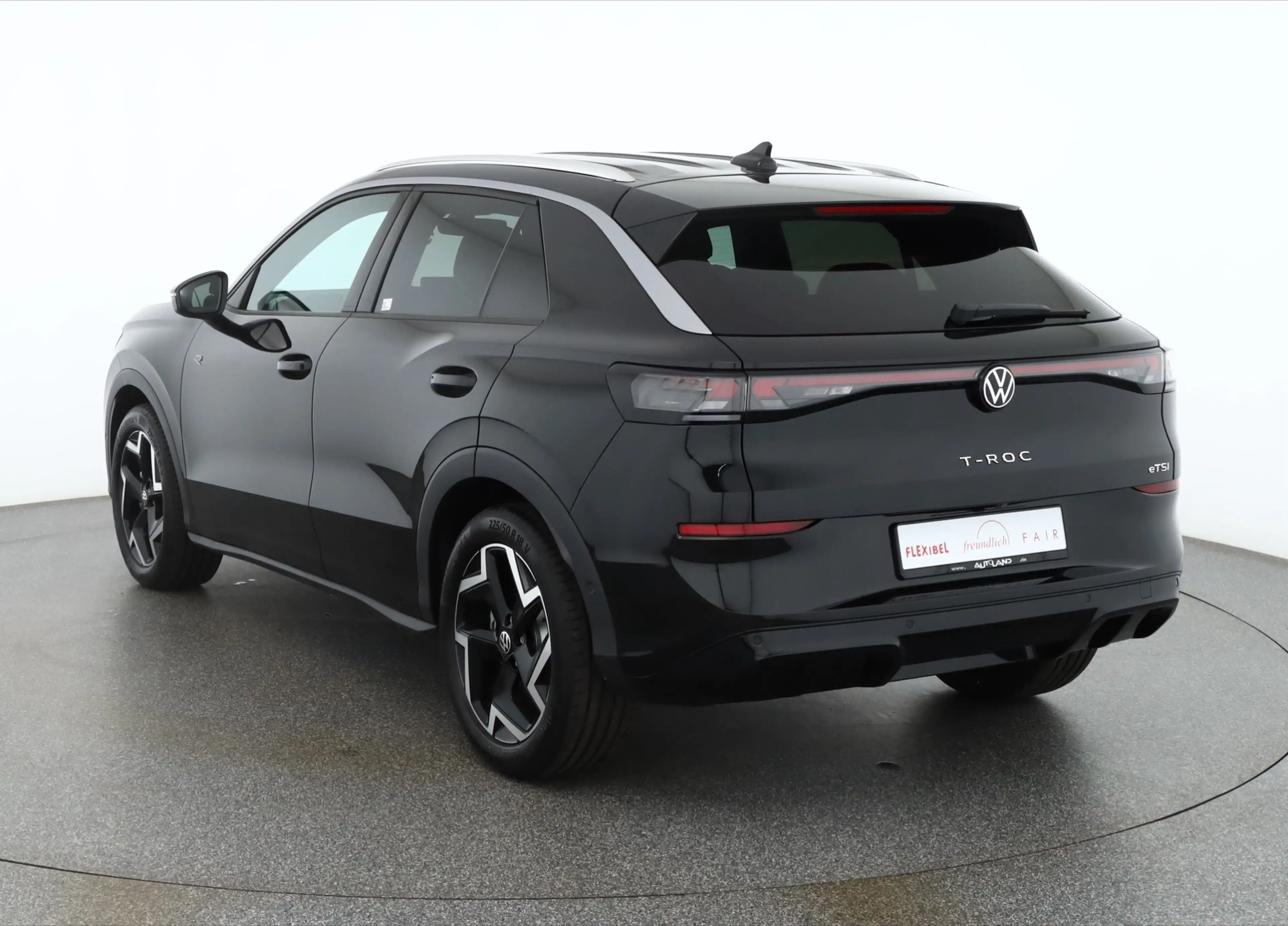 Volkswagen T-Roc R-Line 1.5 eTSI DSG n.Modell LED ACC AHK — photo 3