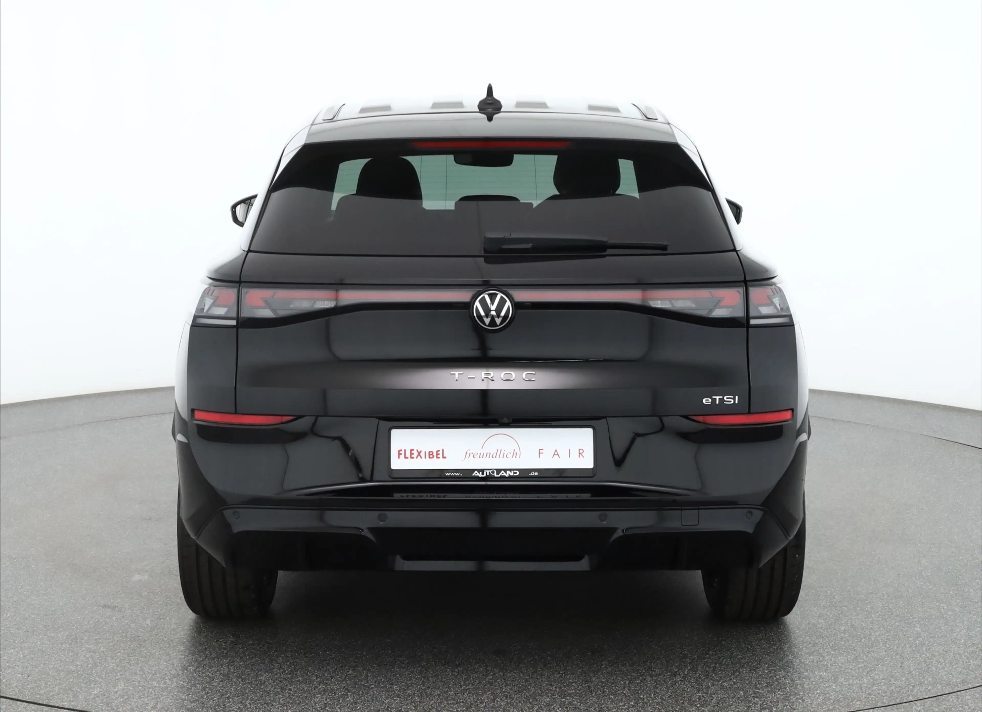 Volkswagen T-Roc R-Line 1.5 eTSI DSG n.Modell LED ACC AHK — photo 4