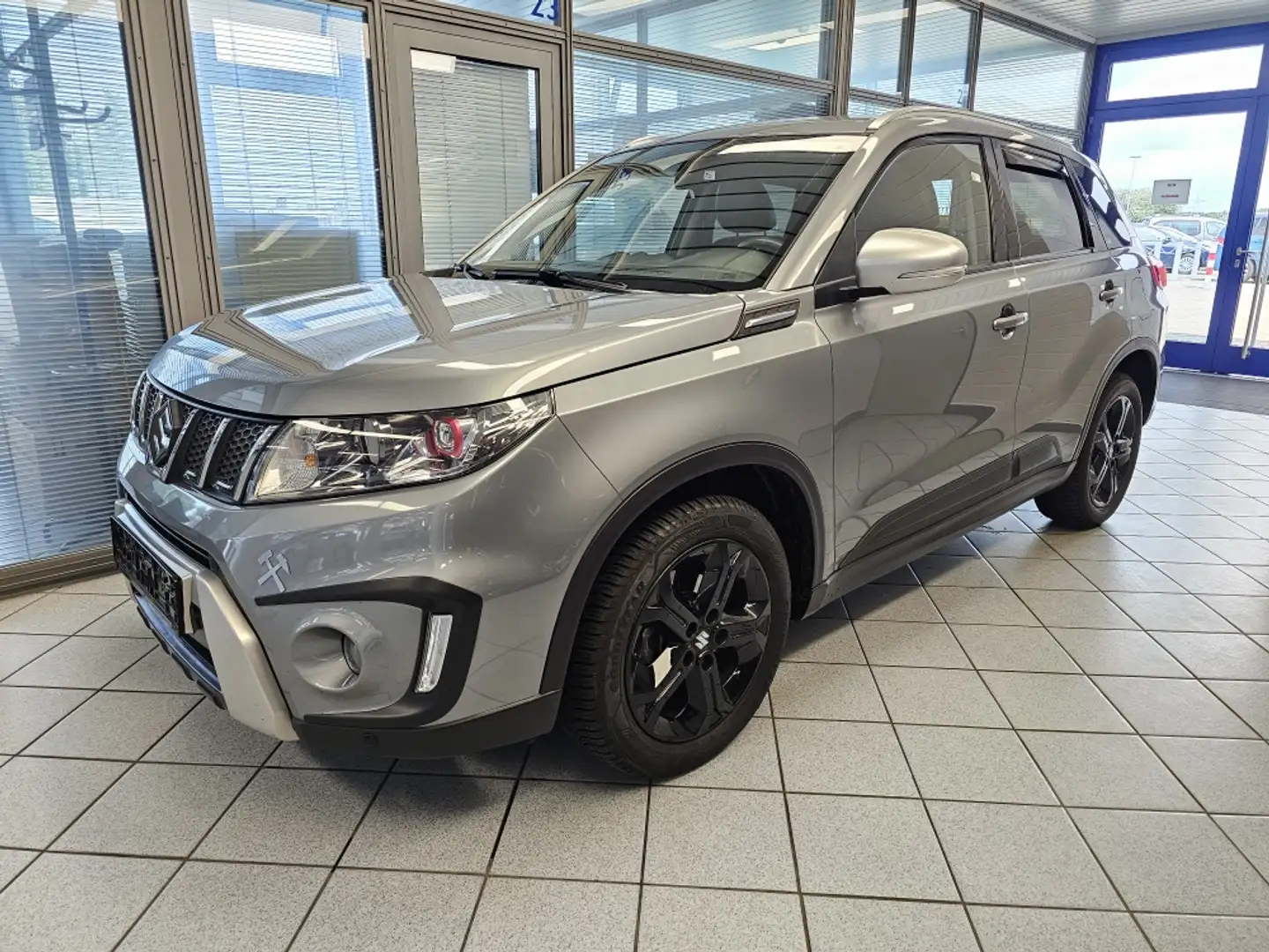 Suzuki Vitara Allrad,Navi,Kamera,AHK,Sitzheizung Grau - 2