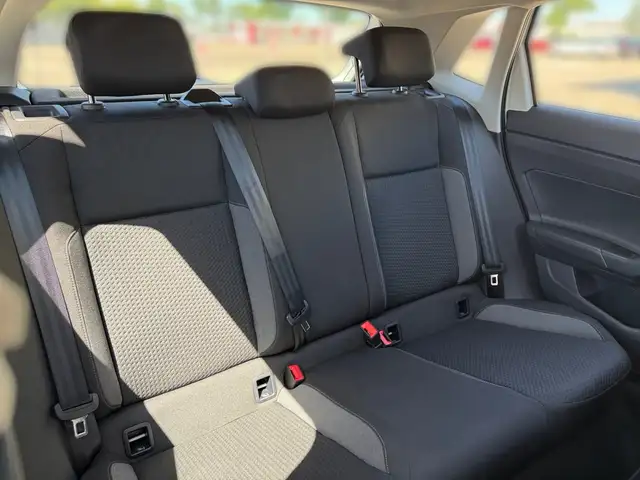 Volkswagen Polo view 11