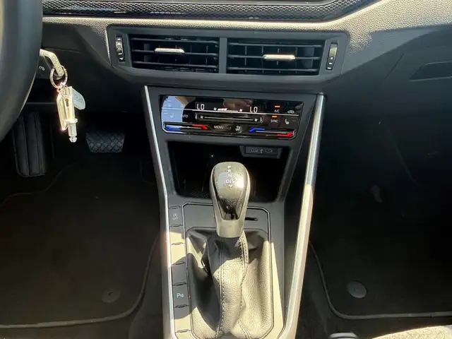 Volkswagen Polo view 9