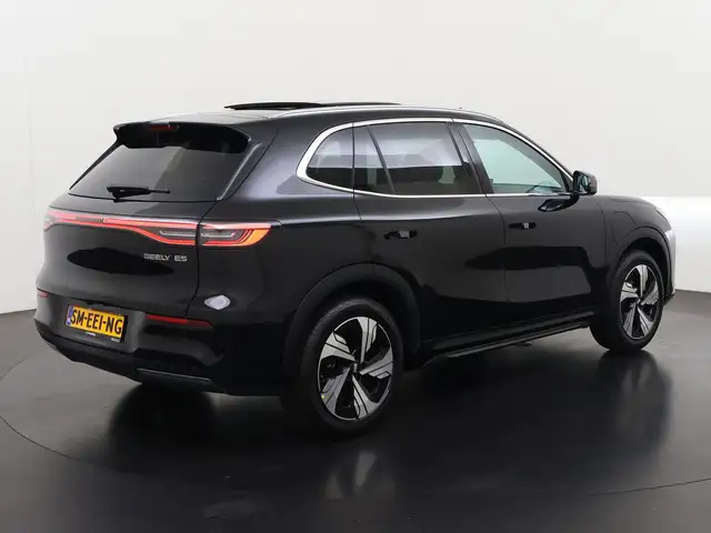 Geely E5 view 4