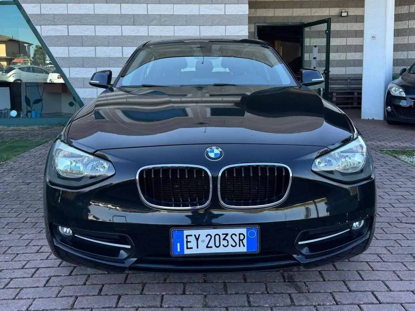 BMW 114 Serie 1 F/20-21 2011 114d 5p Joy Zwart - 1