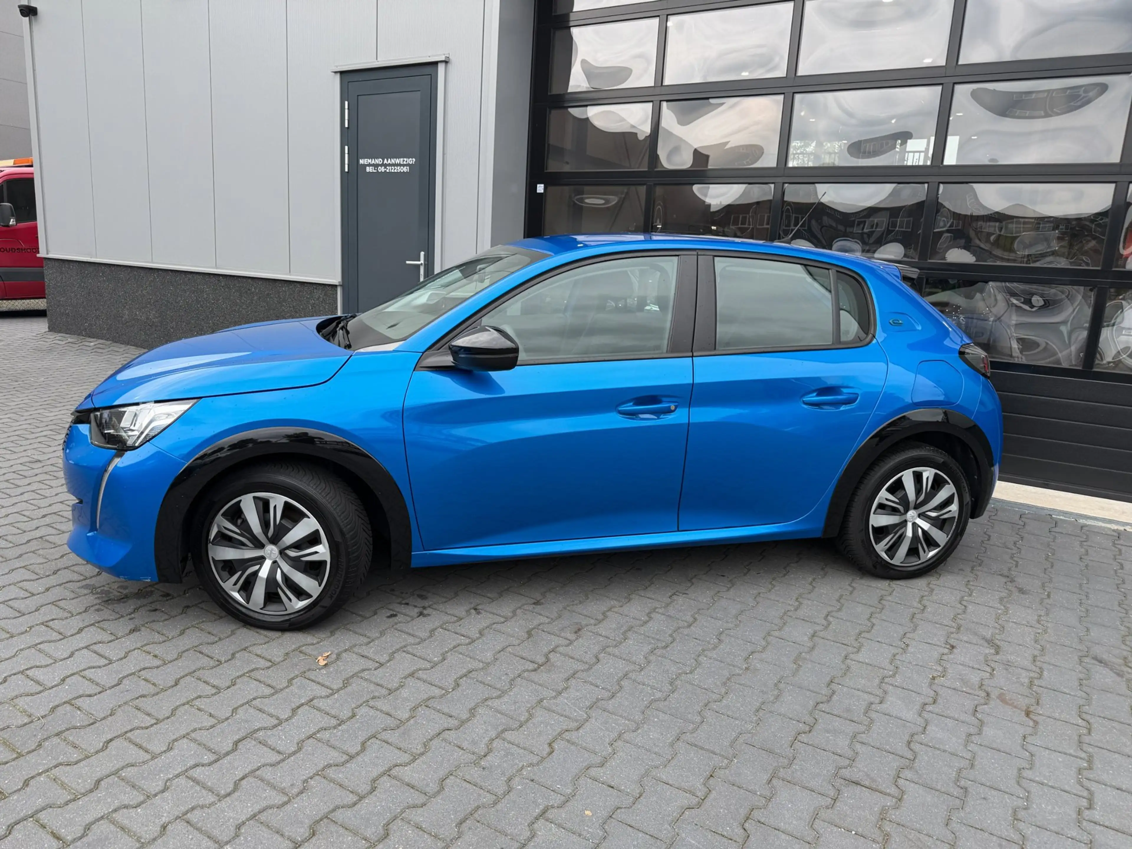 Peugeot e-208 EV Active Pack 50 kWh 1 ste eigenaar — photo 2